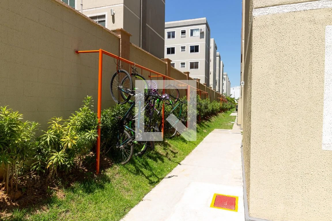 Apartamento de 2 quartos em condomínio com piscina — photo 24