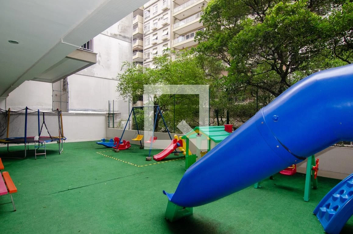 Furnished apartment, 166 m², with floor-to-ceiling windows — photo 16