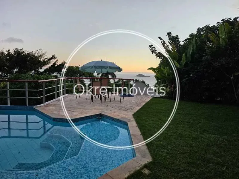 Casa en condominio con 5 dormitorios y vista a montañas — photo 16