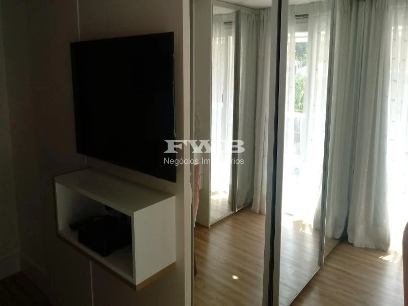 11-bedroom house with a walk-in closet in Rio de Janeiro — photo 5