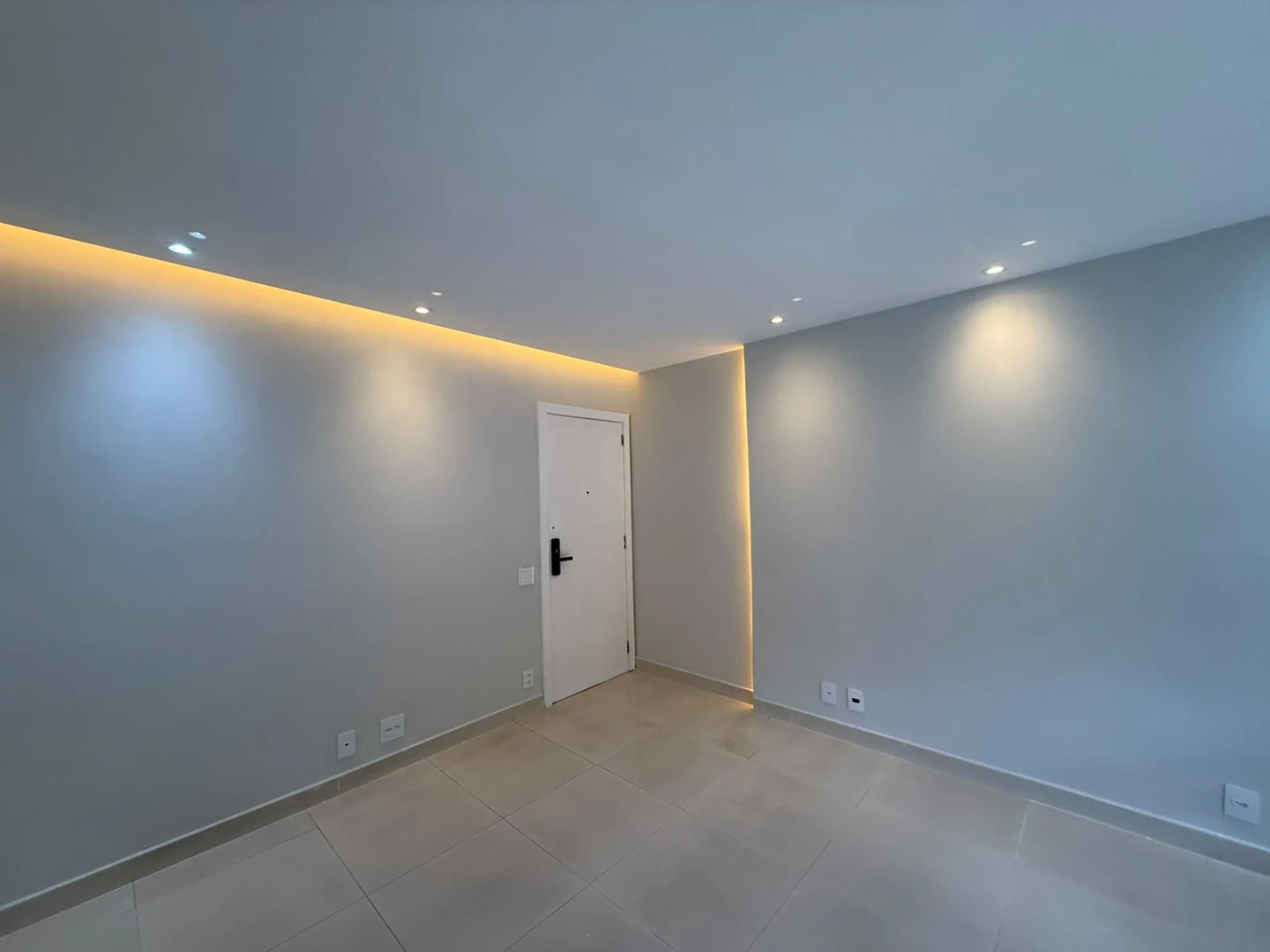 Floor-to-ceiling windows in a 3-bedroom apartment, 133 m² — photo 14