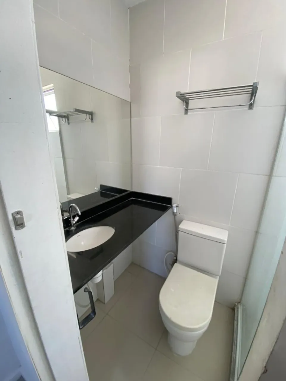Furnished 2-bedroom apartment with 2 bathrooms — photo 4