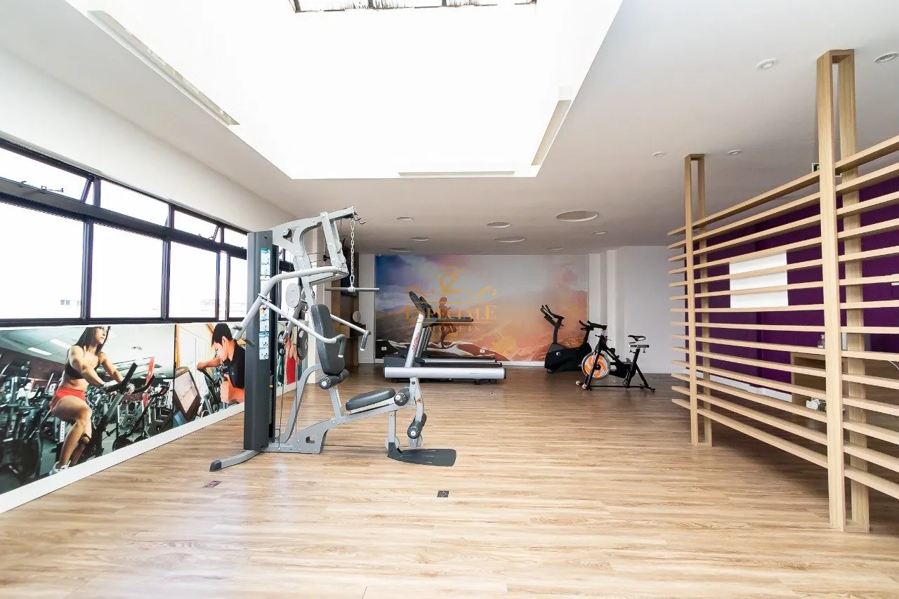 Apartamento amueblado de 85 m² con 1 dormitorio y balcón — photo 38