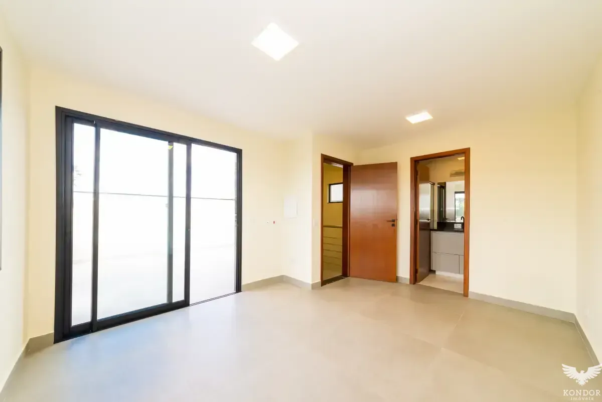Two-story house with 230 m² and 3 bedrooms, 1 suite — photo 35