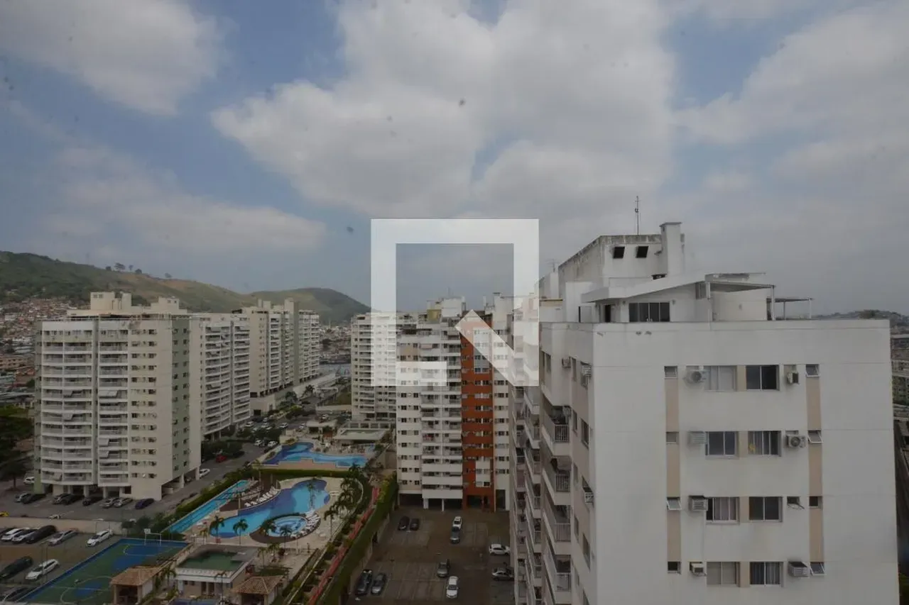 Apartment on the 13th floor with a grill on the balcony — photo 12