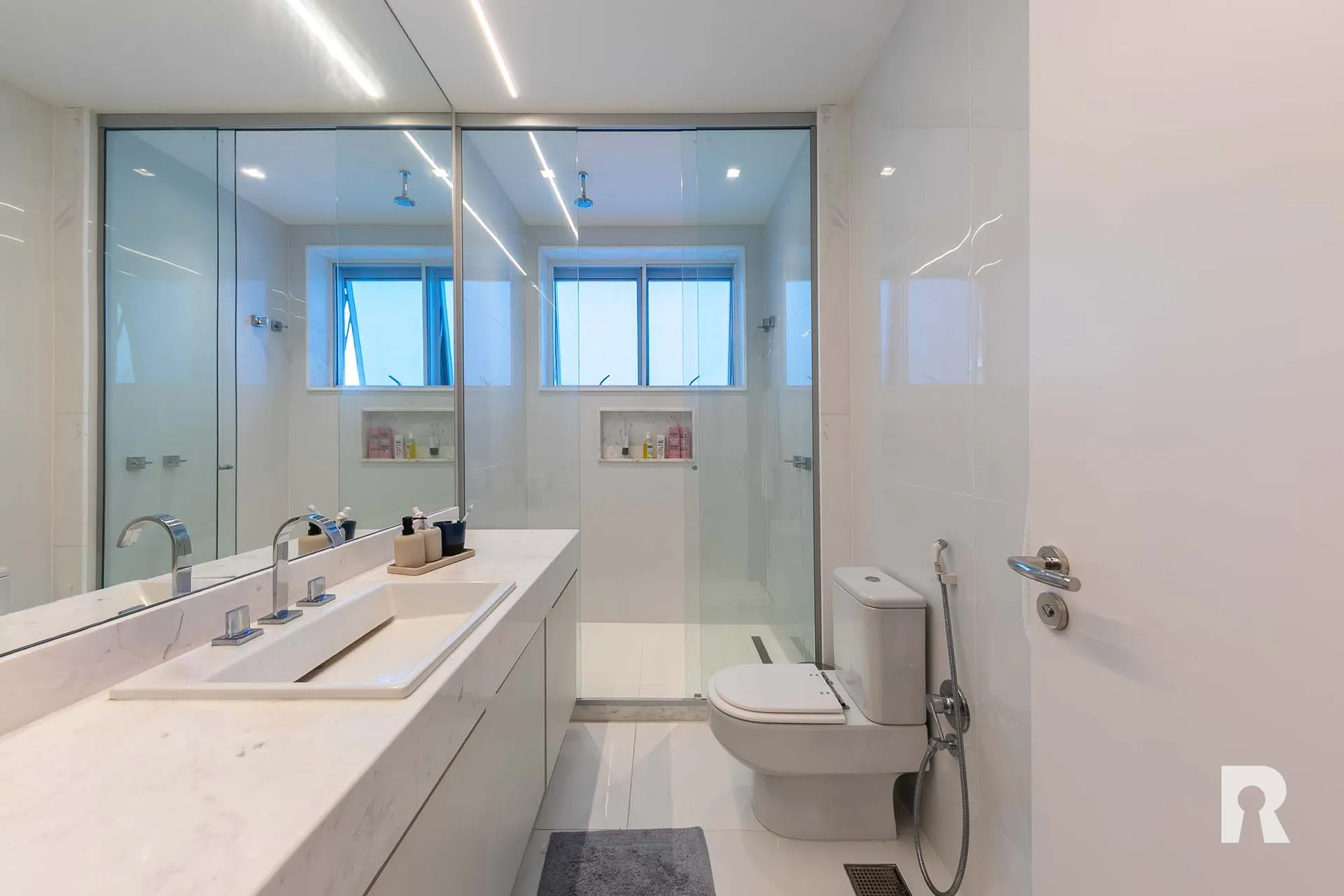 Apartamento mobiliado com cozinha integrada e 5 suítes — photo 22