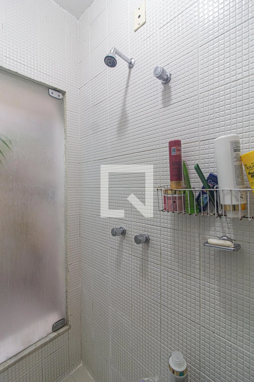 3-bedroom house with a walk-in closet in Curitiba — photo 39