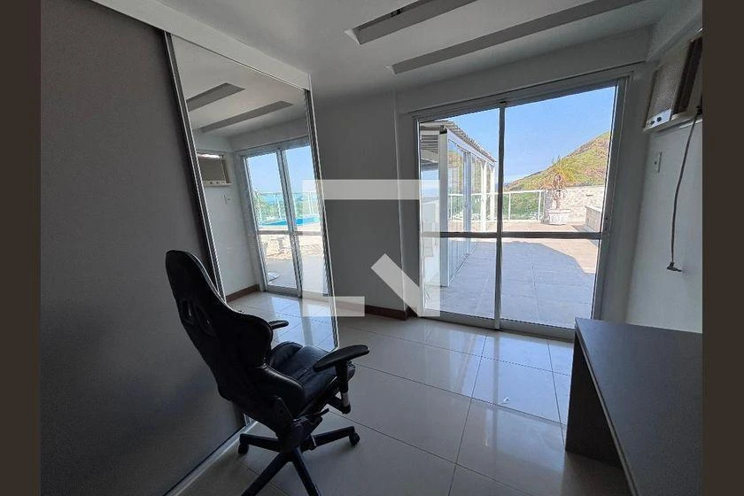 Top-floor apartment with 198 m², 4 bedrooms and 3 parking — photo 35