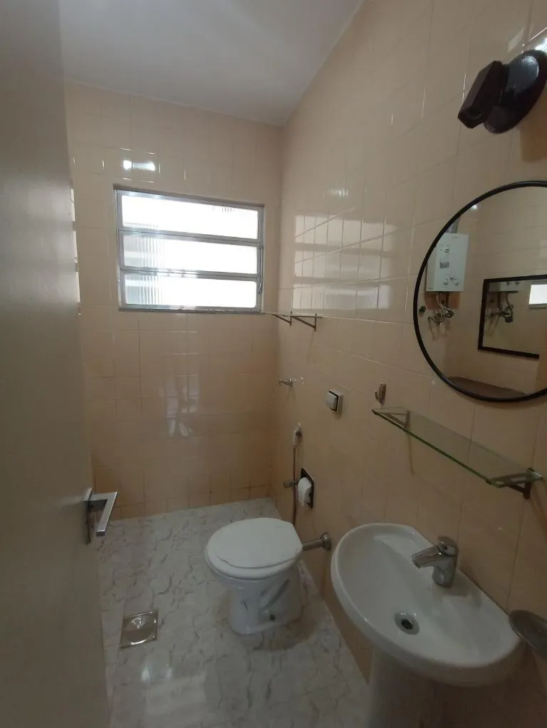 Wood or laminate floors in a one-bedroom apartment, 62 m² — photo 7