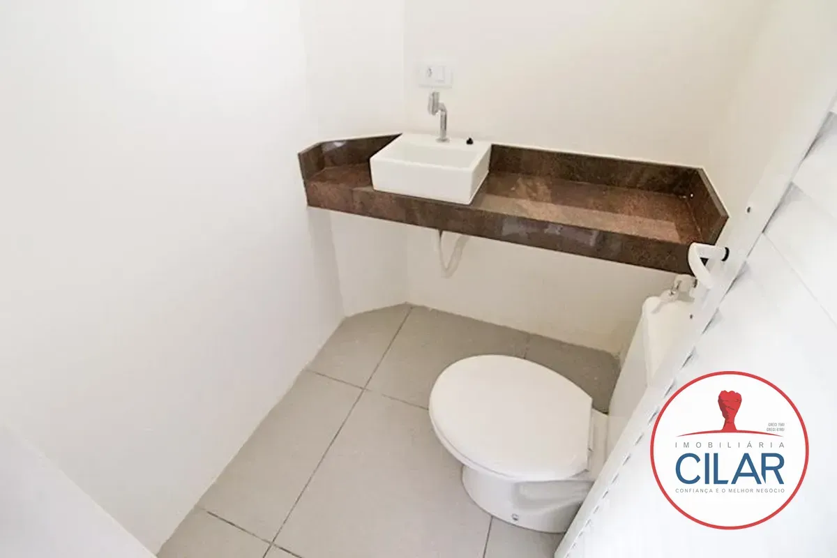 3-bedroom apartment with wood or laminate floors in Curitiba — photo 11