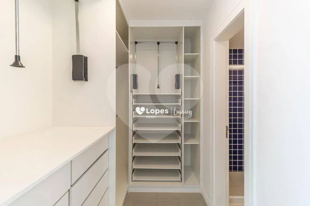 Unfurnished triplex house with 6 en-suite bedrooms and 820 m² — photo 29