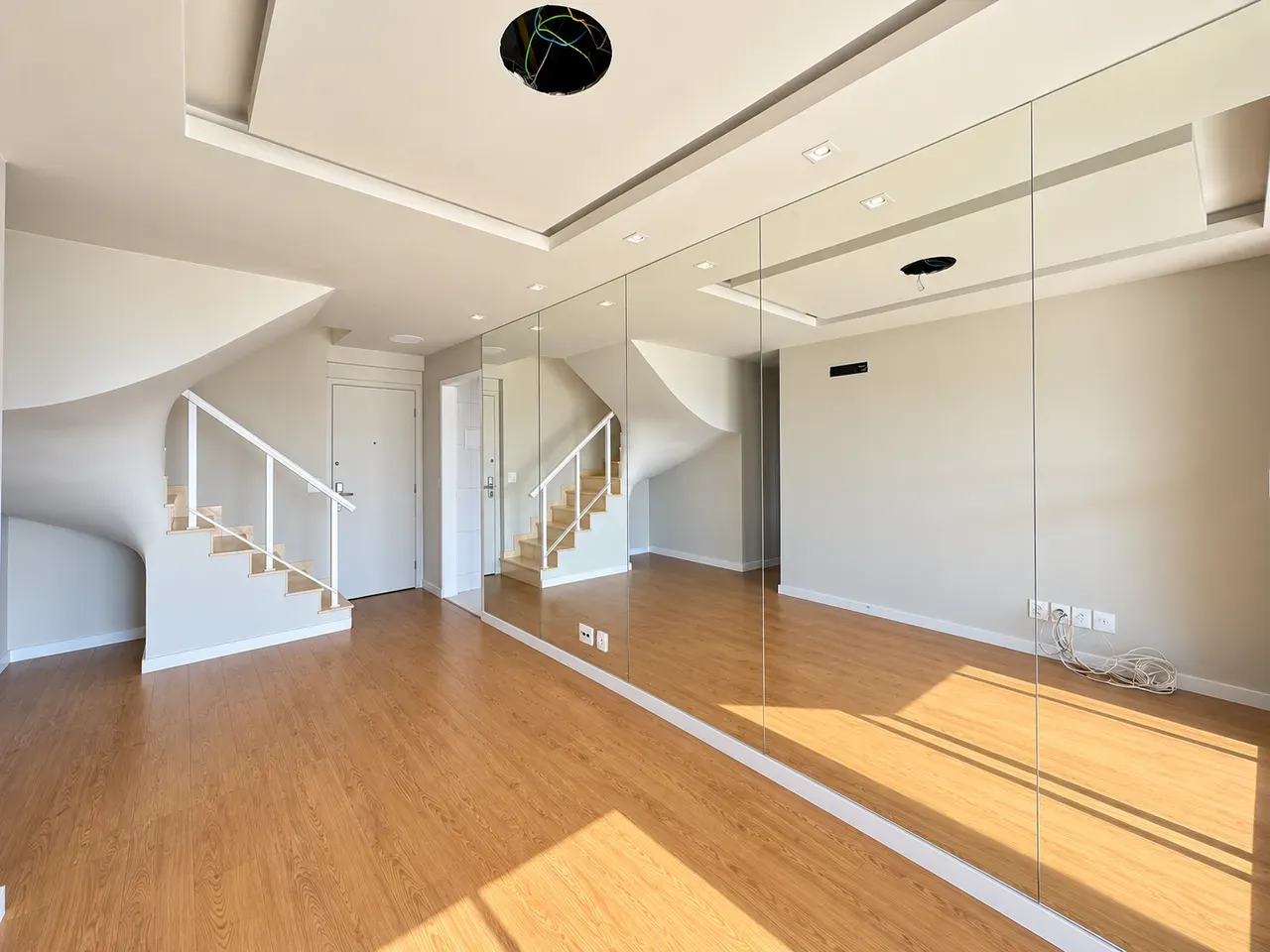 Furnished apartment, 150 m², with a grill on the balcony — photo 4