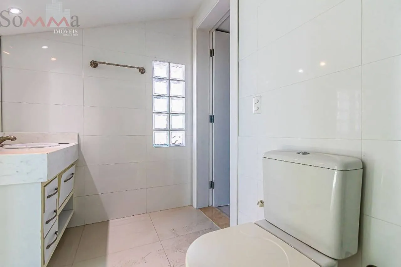 Furnished house, 323 m², with a bathtub — photo 58