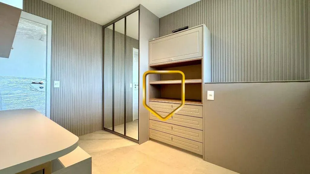 4-bedroom apartment with 156 m² and 2 en-suite baths — photo 26