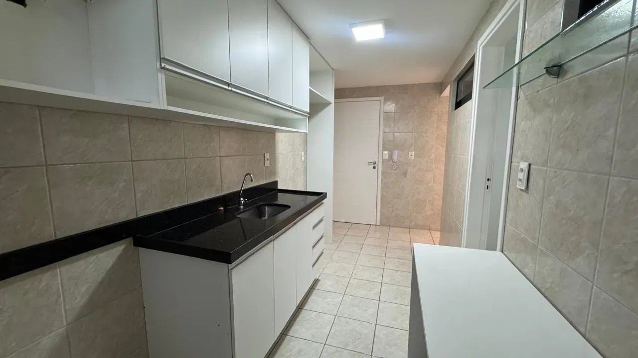 3-bedroom apartment with balcony and 2 parking spaces — photo 11