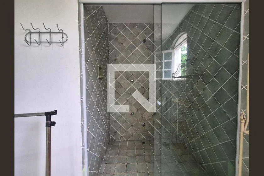 600 m² house with a washing machine and a home office — photo 49