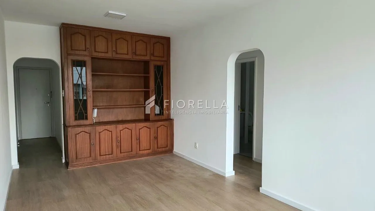 Apartment, 70 m², with wood or laminate floors