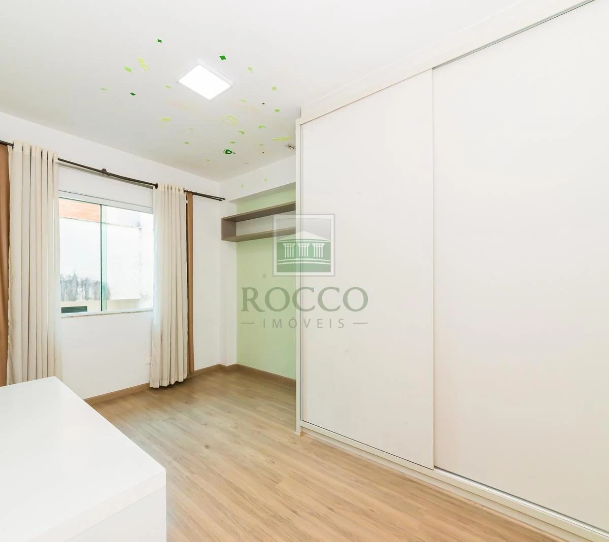 3-bedroom house with a bathtub — photo 17