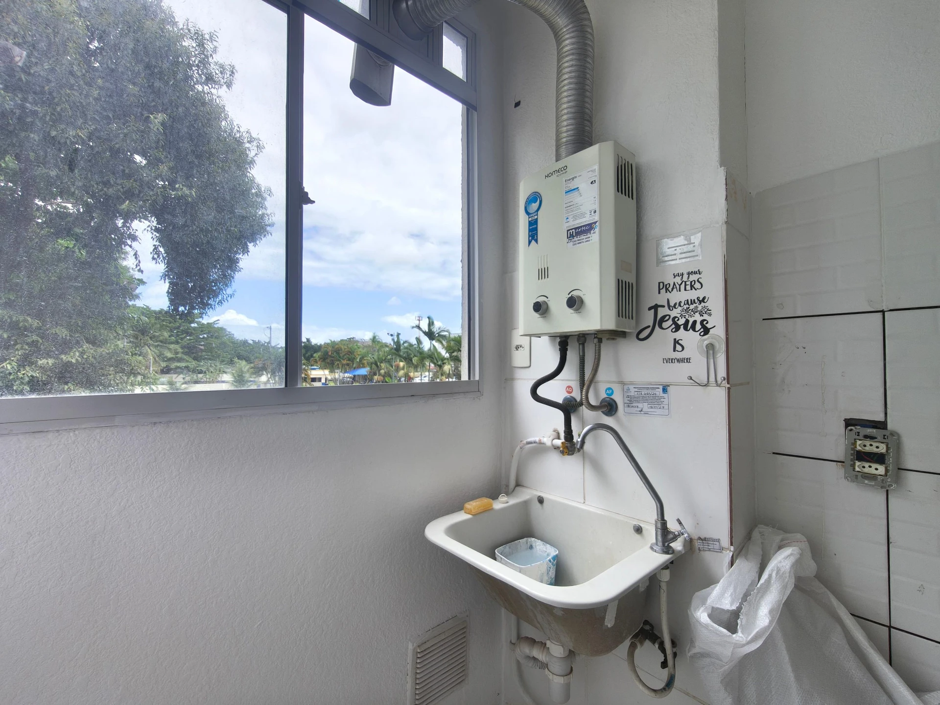 2-bedroom apartment with 1 parking space and 1 bath — photo 4