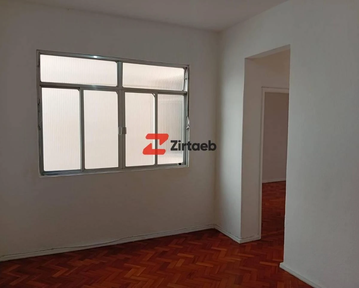 2-bedroom apartment with wood or laminate floors — photo 12