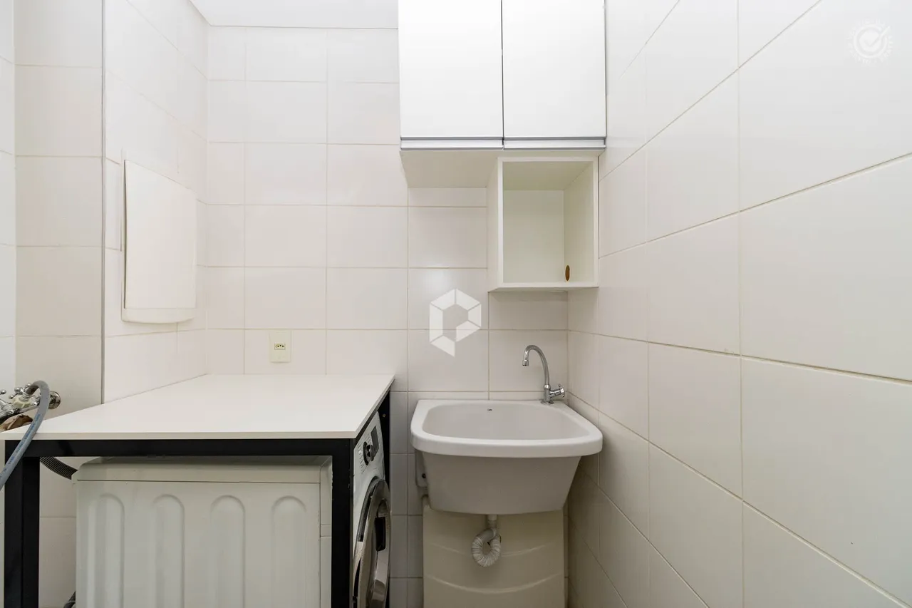 Furnished 2-bedroom apartment with balcony — photo 6