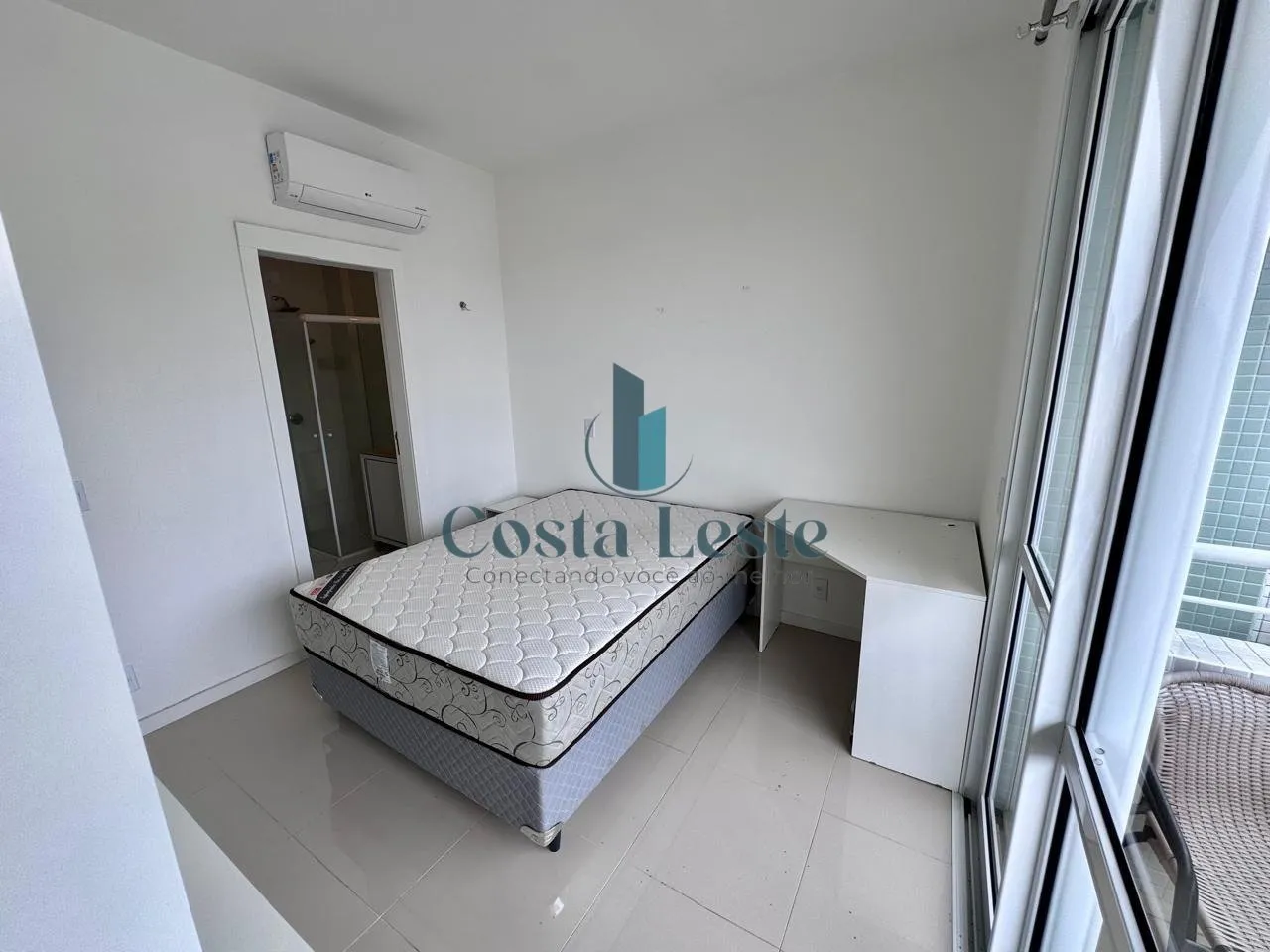 Apartamento mobiliado de 2 dormitórios com sacada — photo 3
