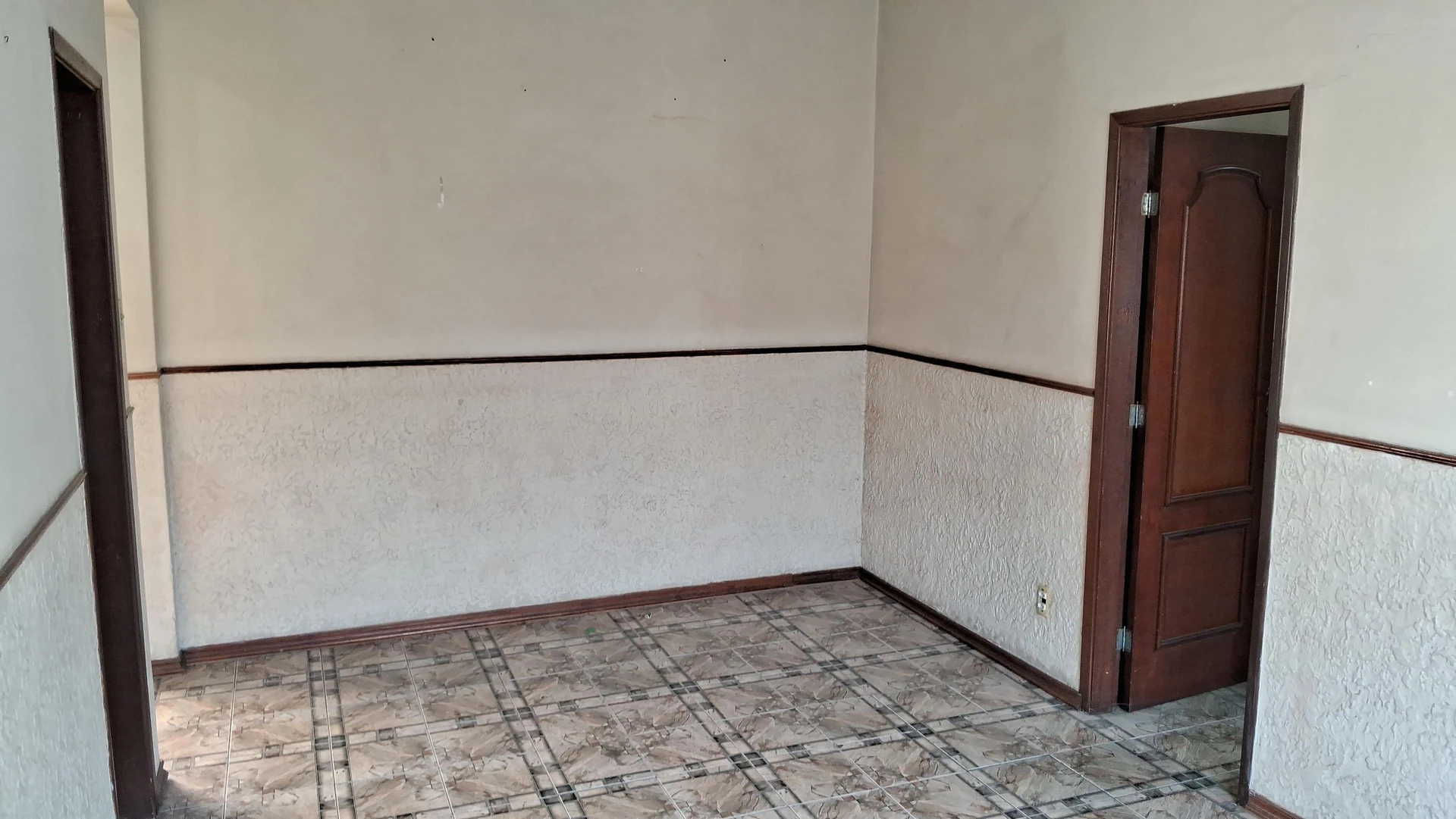 Unfurnished apartment with a closed gas kitchen — photo 19