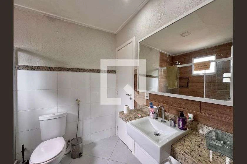 House with 3 en-suites and 3 parking spots, 270 m² — photo 25