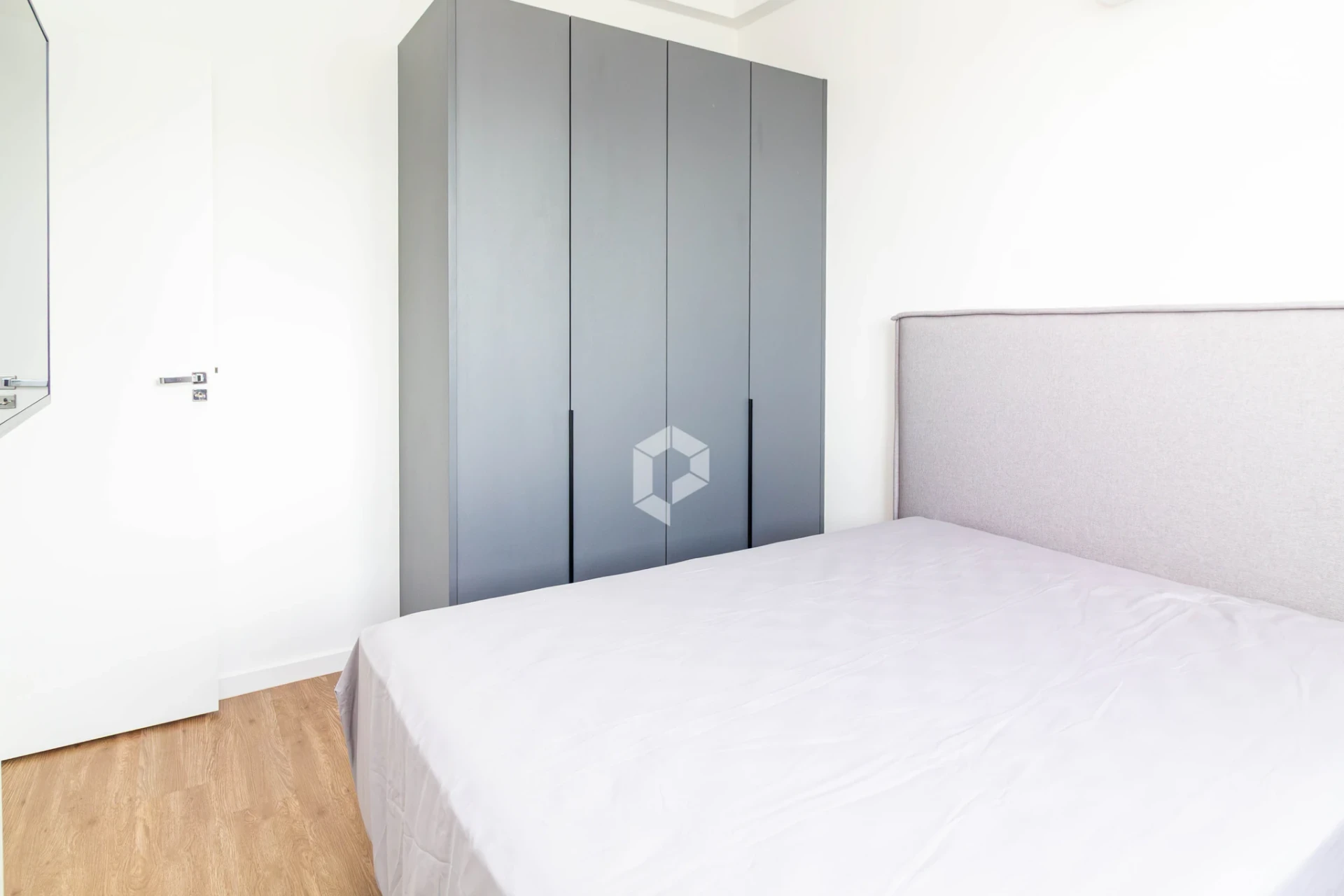 Home office in a 2-bedroom apartment, 48 m² — photo 3