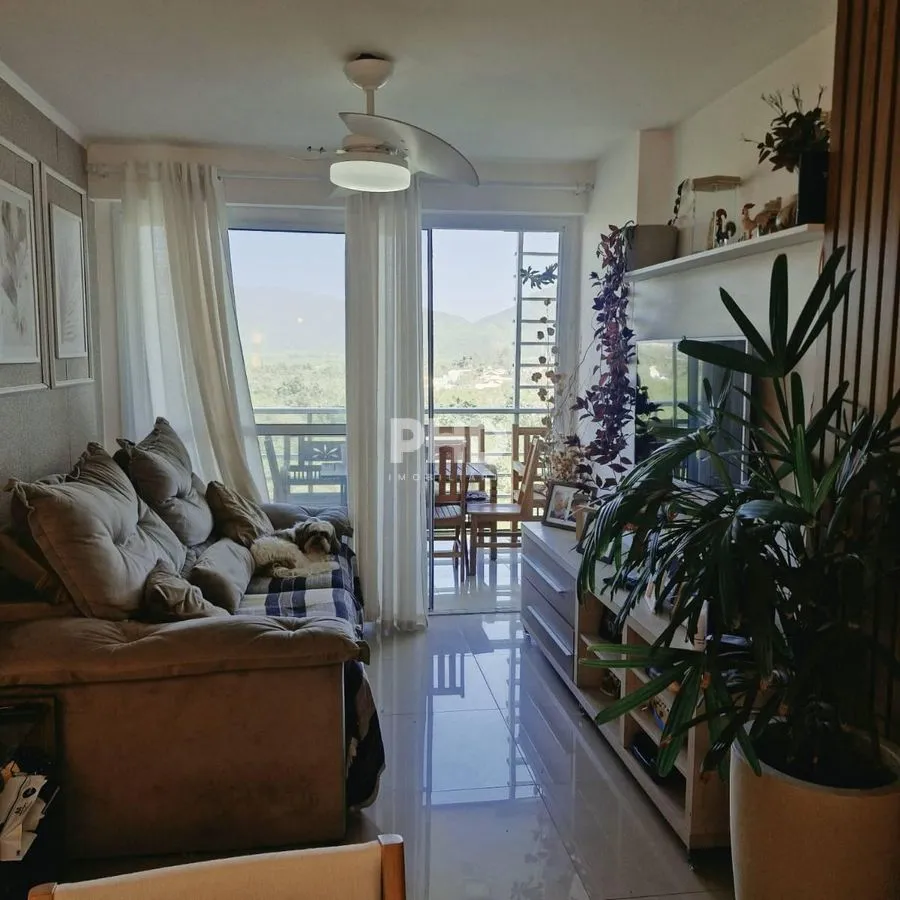 Furnished apartment, 95 m², with floor-to-ceiling windows