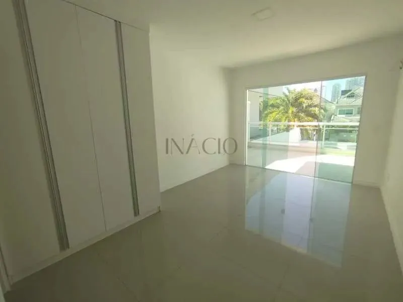 Casa com 4 quartos, 2 banheiros e cozinha separada — photo 20