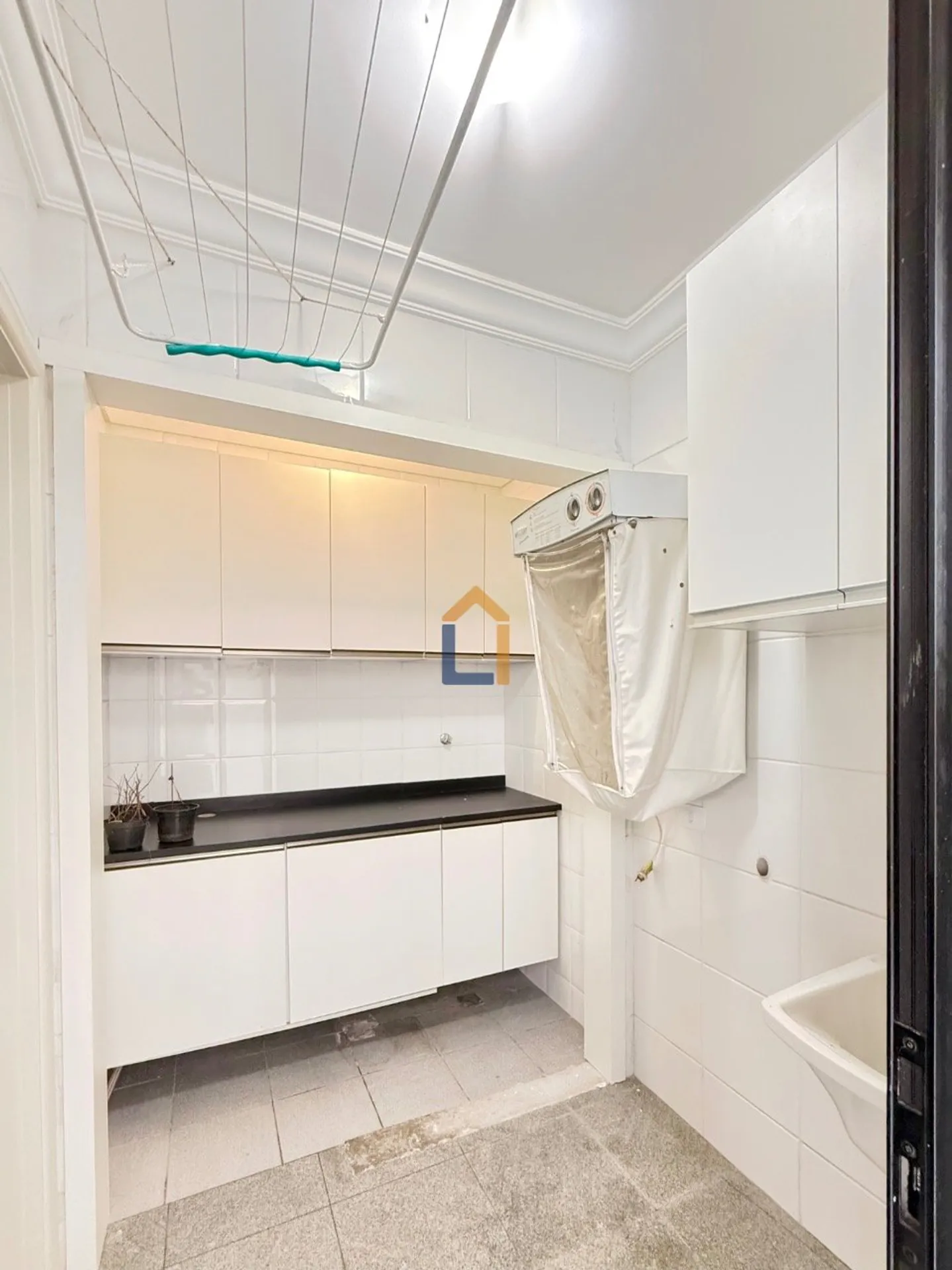 3-bedroom apartment with a washing machine in Curitiba — photo 8