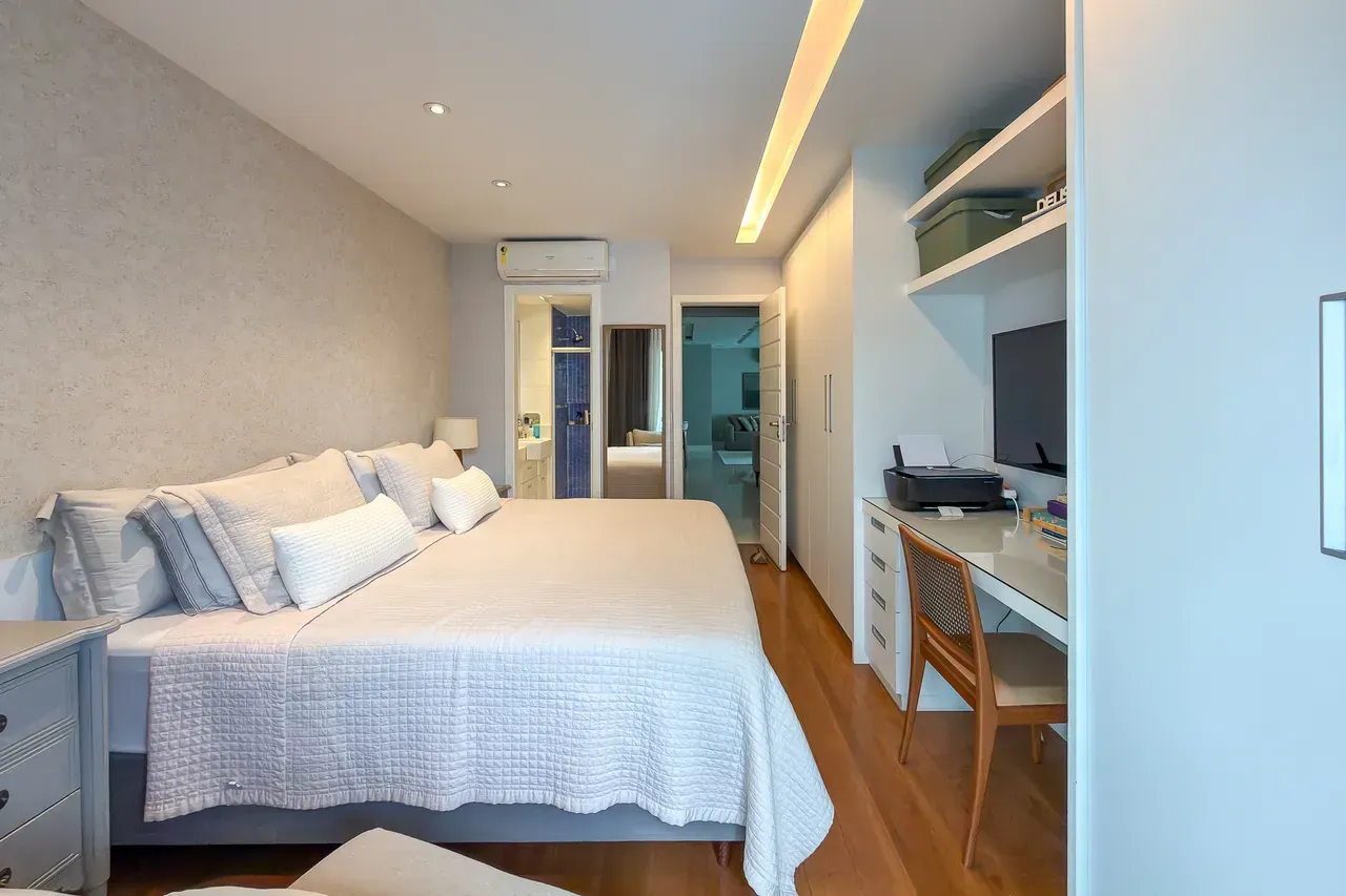 Furnished 3-bedroom apartment with 4 bathrooms — photo 13