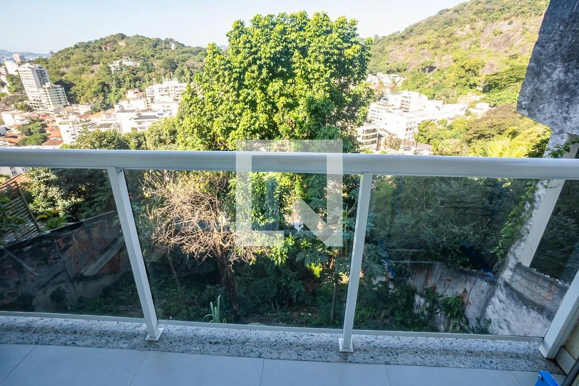 Casa mobiliada, 120 m², com janelas do piso ao teto — photo 53