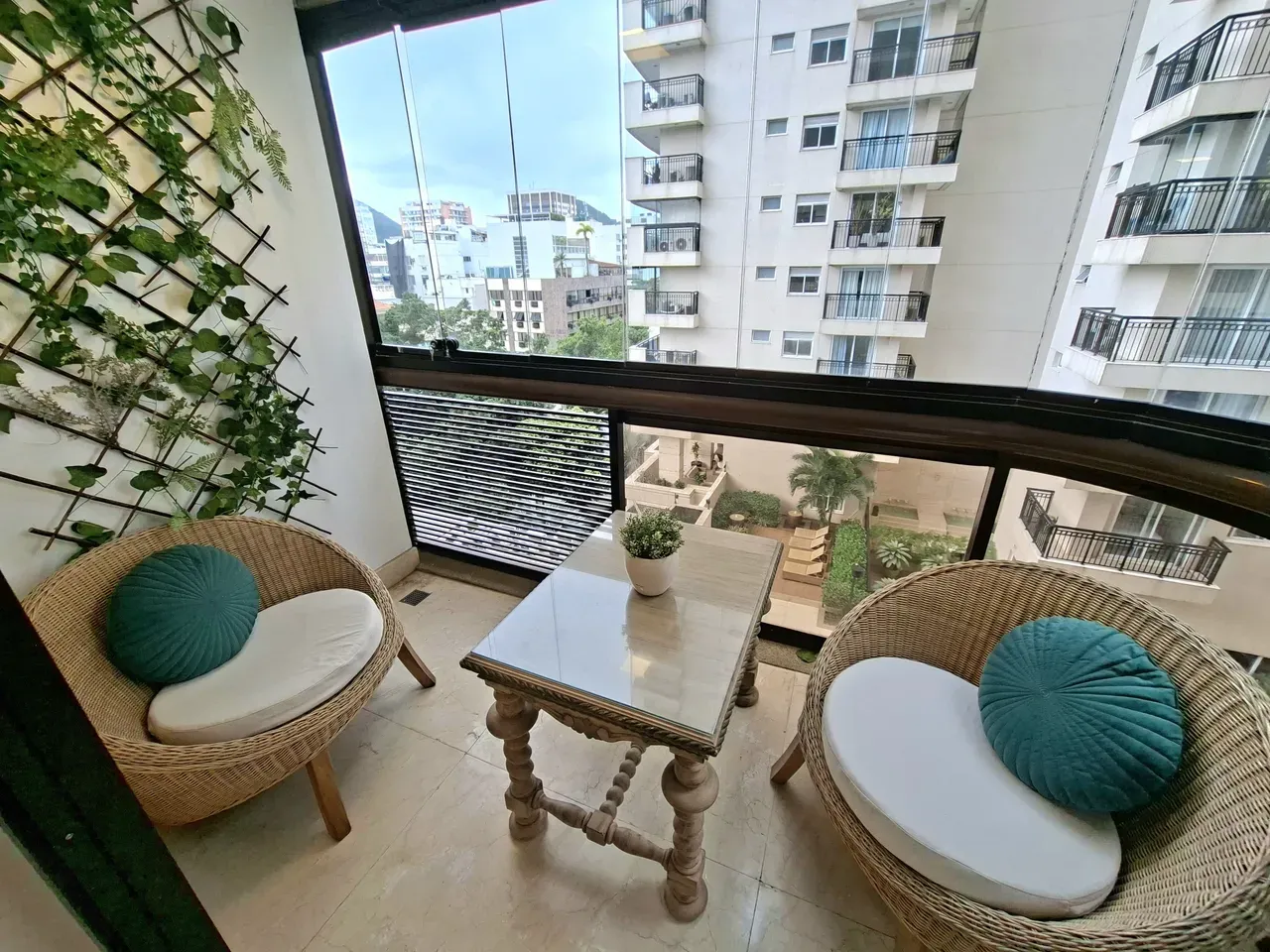 2-bedroom apartment in a building with a sauna — photo 11