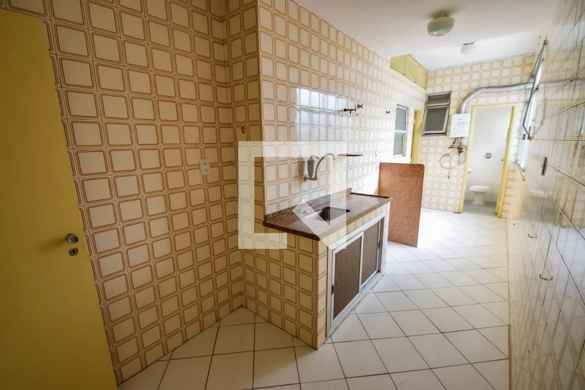 3-bedroom apartment with a mountain view in Rio de Janeiro — photo 11