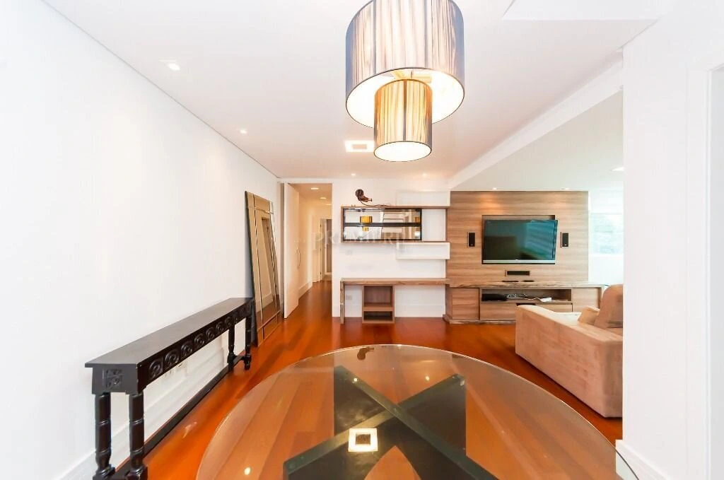 3-bedroom apartment, 1 with its own bathroom, 192 m² — photo 10