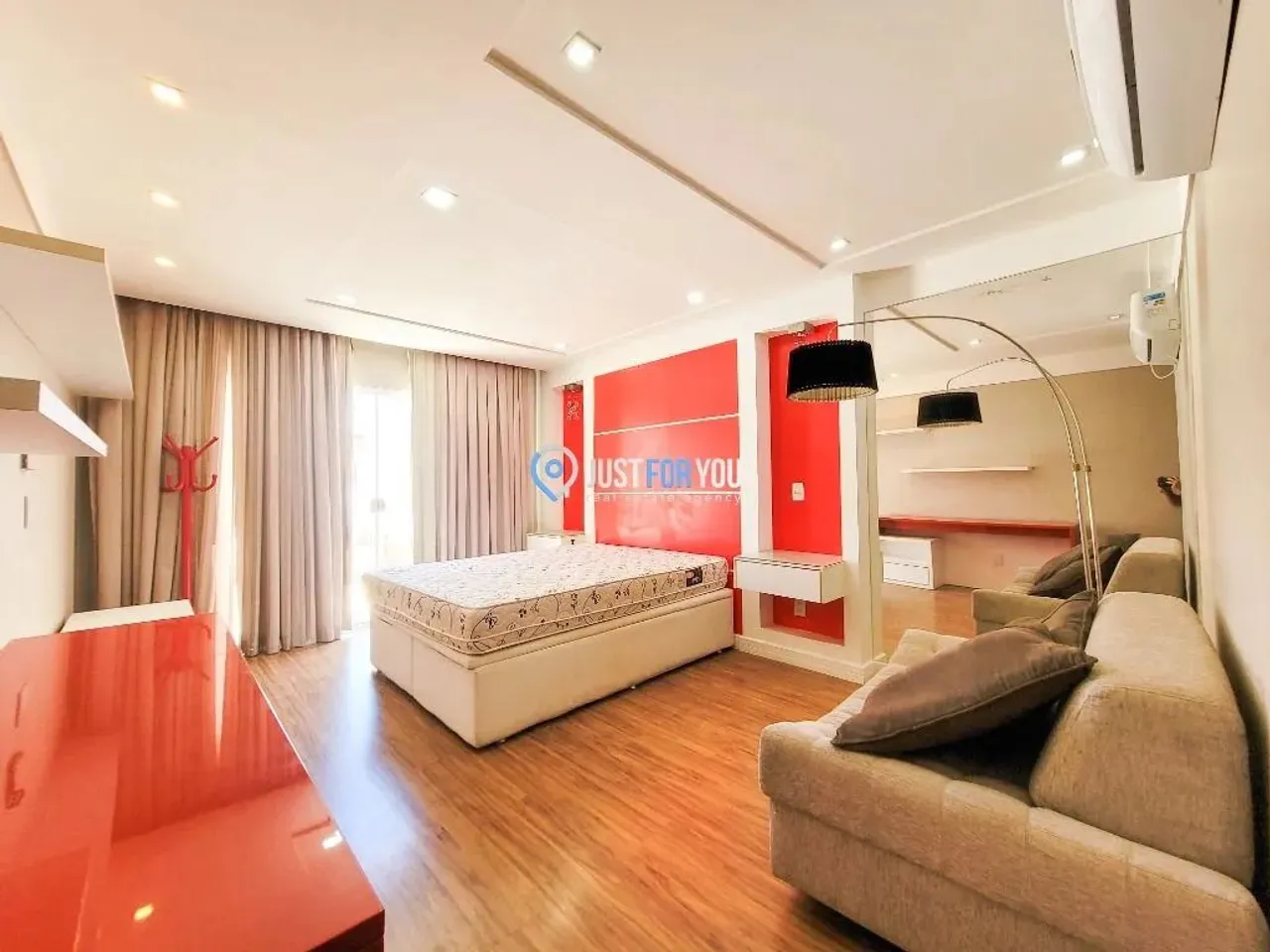 Furnished house with 5 bedrooms and 480 m² — photo 20