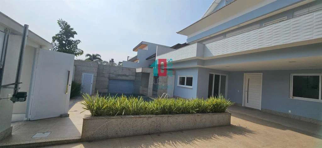 House with 4 bedrooms, 3 en-suites, 11 bathrooms and 2 parking — photo 16