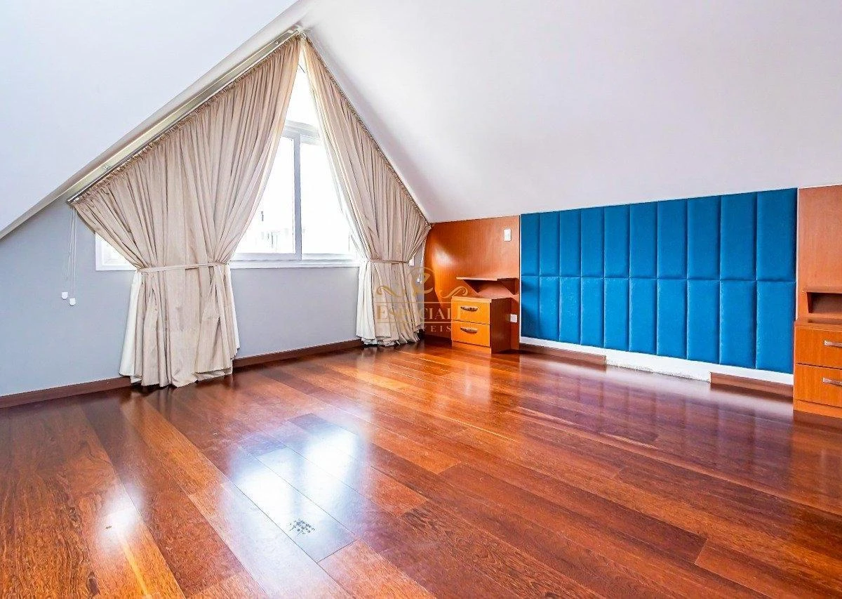 Ванна и 3 спальни: дом 295 м² — photo 23
