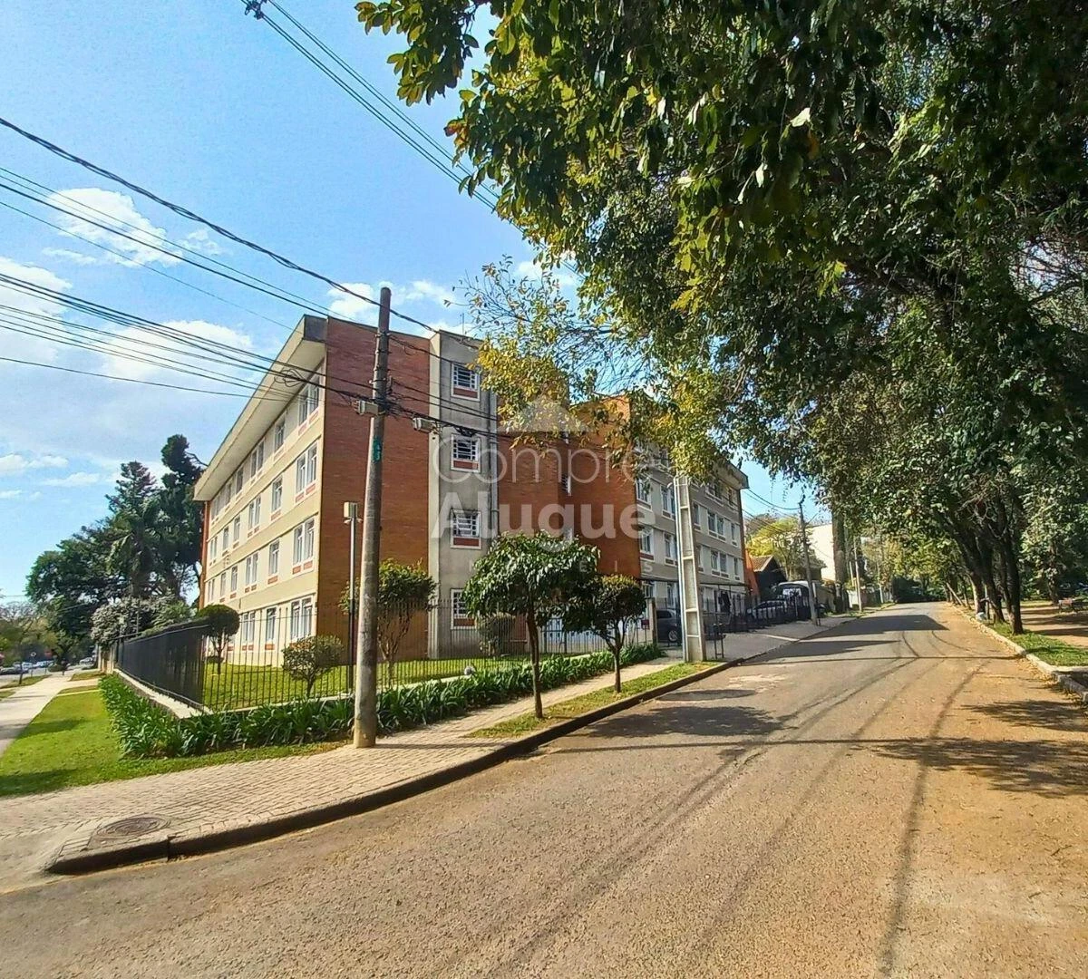 3-bedroom apartment with wood or laminate floors in Curitiba — photo 30