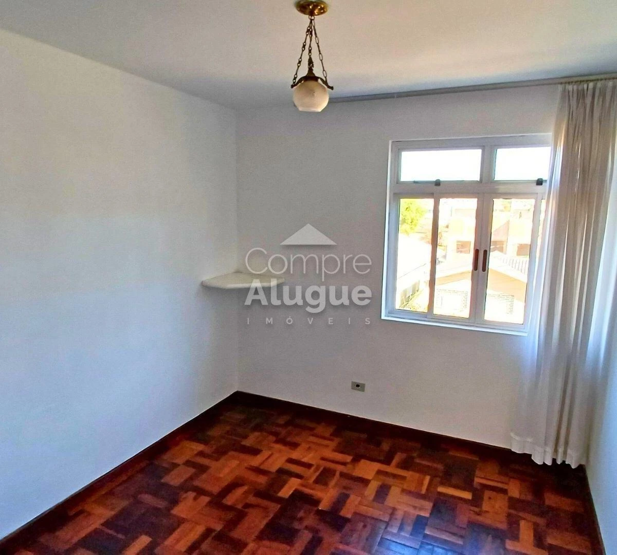 3-bedroom apartment with wood or laminate floors in Curitiba — photo 13