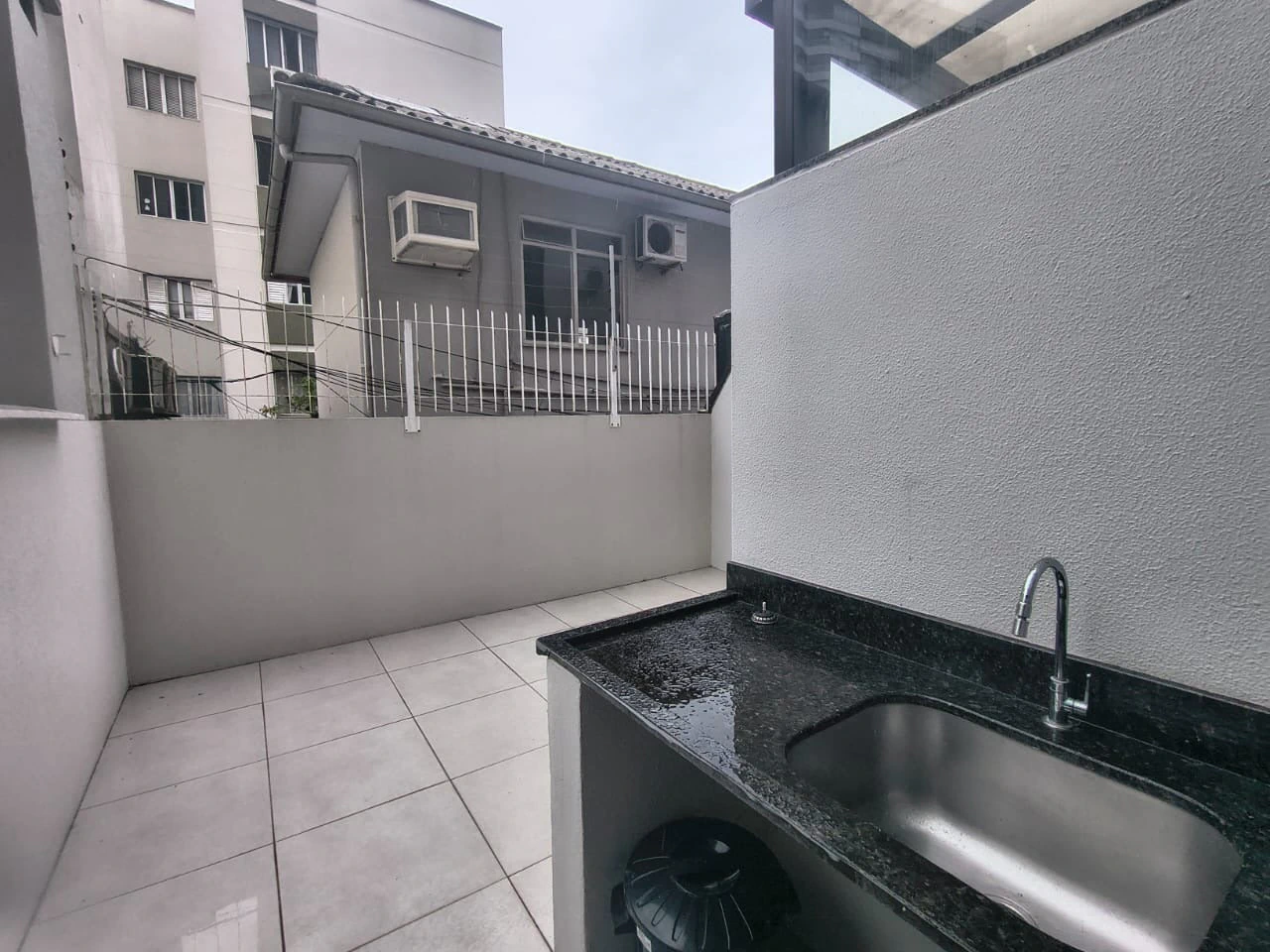 Floor-to-ceiling windows in a 3-bedroom apartment, 90 m² — photo 23