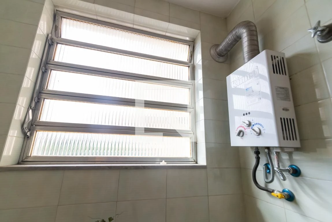 Bathtub in a 3-bedroom apartment, 110 m² — photo 42