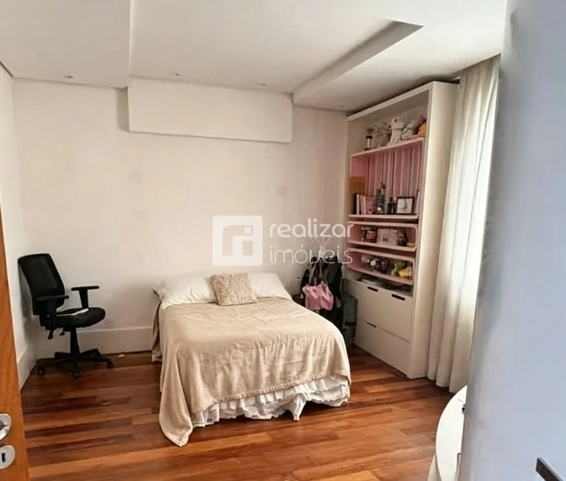 Garden in a 5-bedroom house, 709 m² — photo 14