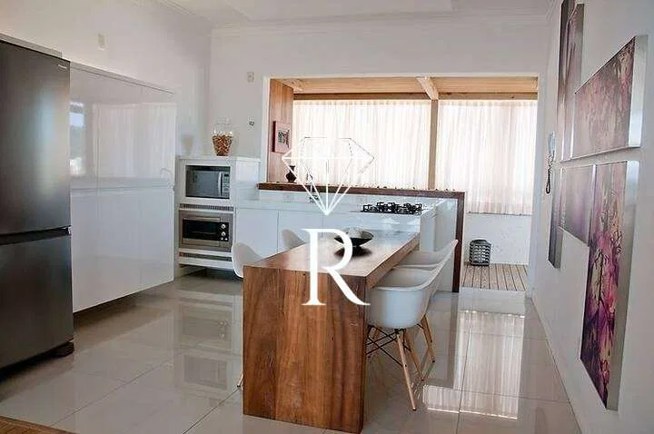 Furnished 3-bedroom top-floor home with garden and BBQ — photo 2