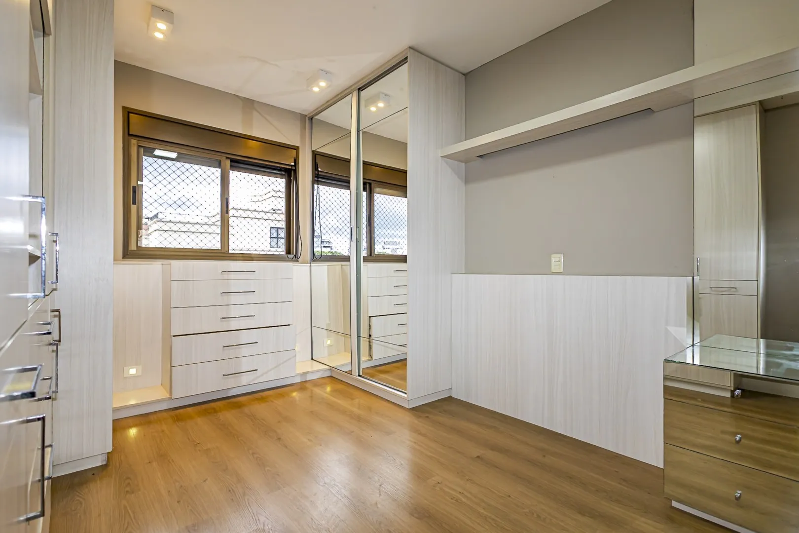 Квартира с балконом 136 м² и 3 спальнями — photo 5