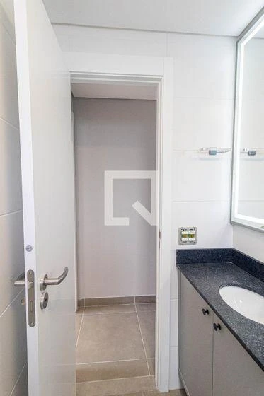 Apartamento mobiliado de 2 quartos com varanda envidraçada — photo 3