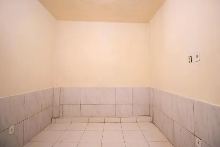 House with 1 bedroom and a separate kitchen — photo 10