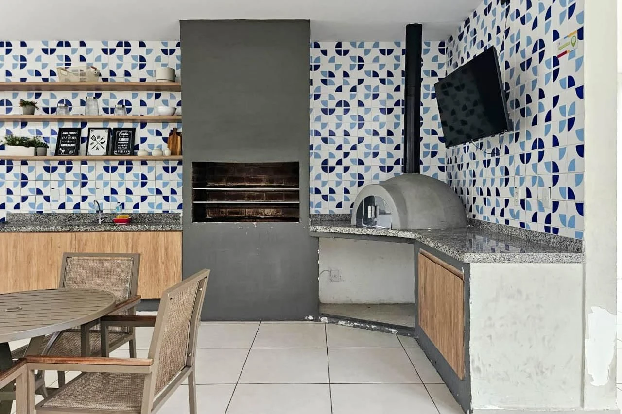 Apartamento de 2 quartos em condomínio com piscina — photo 30